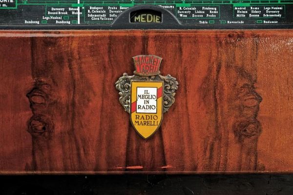 Grande Radio Marelli modello Assab  - Asta Rare Armi Antiche e Armature da Tutto il Mondo - Associazione Nazionale - Case d'Asta italiane