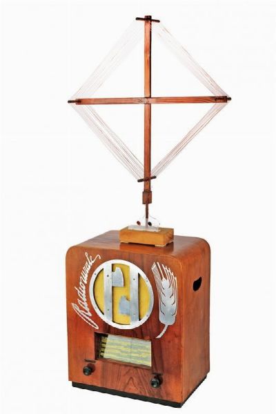 Rara Radio Rurale di Marelli  - Asta Rare Armi Antiche e Armature da Tutto il Mondo - Associazione Nazionale - Case d'Asta italiane