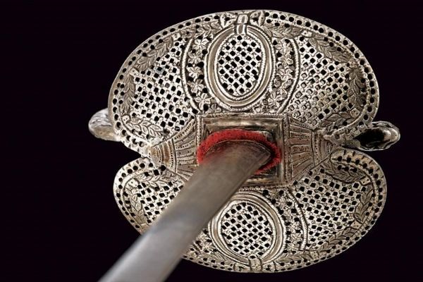 Spadino con impugnatura in argento traforato  - Asta Rare Armi Antiche e Armature da Tutto il Mondo - Associazione Nazionale - Case d'Asta italiane