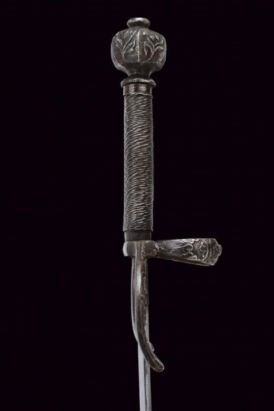 Bella mano sinistra  - Asta Rare Armi Antiche e Armature da Tutto il Mondo - Associazione Nazionale - Case d'Asta italiane