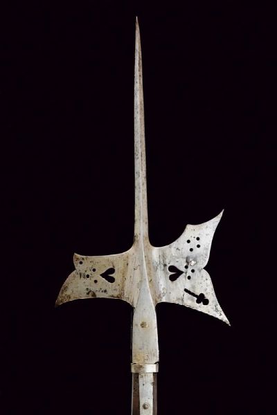 Rara alabarda traforata  - Asta Rare Armi Antiche e Armature da Tutto il Mondo - Associazione Nazionale - Case d'Asta italiane