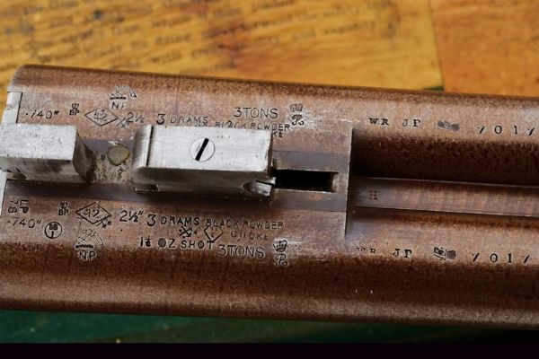 Doppietta a cani esterni di Westley Richards in cassetta  - Asta Rare Armi Antiche e Armature da Tutto il Mondo - Associazione Nazionale - Case d'Asta italiane