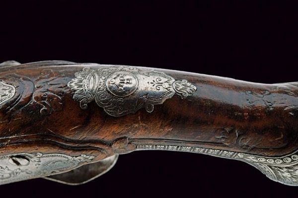 Bella coppia di pistole Tosco-emiliane di Cassiano Zanotti  - Asta Rare Armi Antiche e Armature da Tutto il Mondo - Associazione Nazionale - Case d'Asta italiane