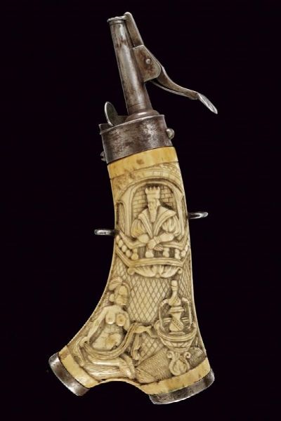 Bellissima fiasca da polvere in corno di cervo  - Asta Rare Armi Antiche e Armature da Tutto il Mondo - Associazione Nazionale - Case d'Asta italiane