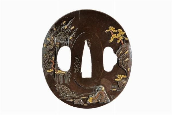 Tsuba in shibuichi, mei: Hirochika  - Asta Rare Armi Antiche e Armature da Tutto il Mondo - Associazione Nazionale - Case d'Asta italiane