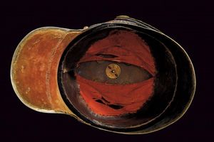 Elmo da servizio per ufficiale del reggimento Garde Du Corps, epoca Marija Fedorovna  - Asta Rare Armi Antiche e Armature da Tutto il Mondo - Associazione Nazionale - Case d'Asta italiane