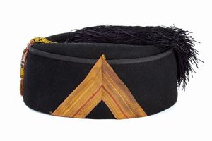 Fez da comandante dell' Ottava Legione Cacciatori delle Alpi  - Asta Rare Armi Antiche e Armature da Tutto il Mondo - Associazione Nazionale - Case d'Asta italiane