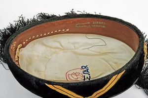 Fez - Colbacco da ufficiale medico Mod. 1938  - Asta Rare Armi Antiche e Armature da Tutto il Mondo - Associazione Nazionale - Case d'Asta italiane