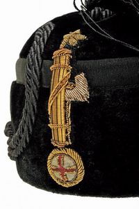 Fez - Colbacco da ufficiale medico Mod. 1938  - Asta Rare Armi Antiche e Armature da Tutto il Mondo - Associazione Nazionale - Case d'Asta italiane