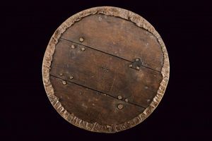 Rarissima targhetta  - Asta Rare Armi Antiche e Armature da Tutto il Mondo - Associazione Nazionale - Case d'Asta italiane