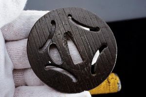 Potente tachi in koshirae  - Asta Rare Armi Antiche e Armature da Tutto il Mondo - Associazione Nazionale - Case d'Asta italiane