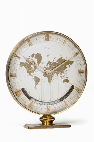 KIENZLE : KIENZLE, orologio da tavolo, in ottone dorato con indicazione delle 24 ore. Realizzato nel 1960 circa  - Asta Orologi da Polso e da Tasca - Associazione Nazionale - Case d'Asta italiane