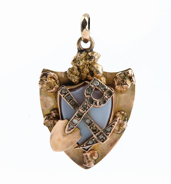 Pendente con stemma massonico in oro  - Asta Gioielli e Argenti Moderni e Contemporanei - Associazione Nazionale - Case d'Asta italiane