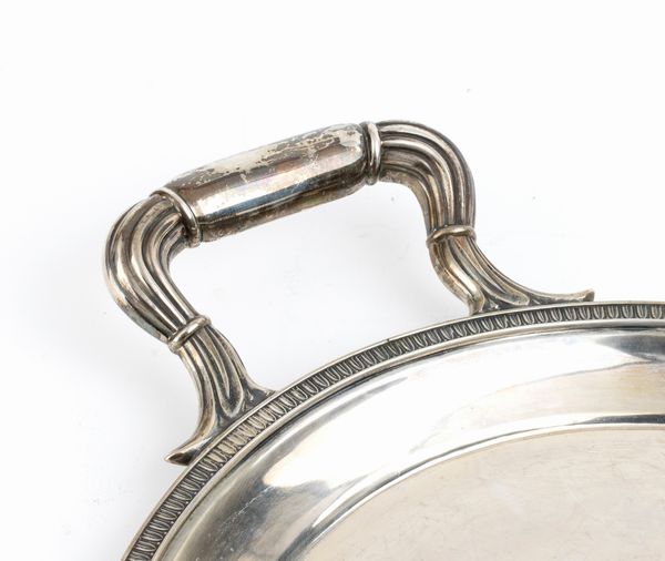 Coppia di vassoi in argento - Italia XX secolo, argentiere Luigi Calegaro  - Asta Gioielli e Argenti Moderni e Contemporanei - Associazione Nazionale - Case d'Asta italiane