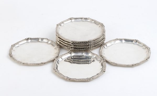 Dodici piatti da pane - Argentiere Ilario Pradella, seconda met del XX secolo  - Asta Gioielli e Argenti Moderni e Contemporanei - Associazione Nazionale - Case d'Asta italiane