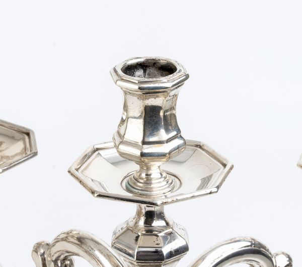 Coppia di candelieri in argento - italia, anni '50, argentieri Ermindo e Franco Pampaloni  - Asta Gioielli e Argenti Moderni e Contemporanei - Associazione Nazionale - Case d'Asta italiane