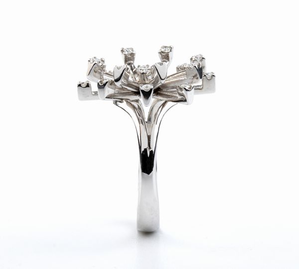 Anello in oro con diamanti  - Asta Gioielli e Argenti Moderni e Contemporanei - Associazione Nazionale - Case d'Asta italiane