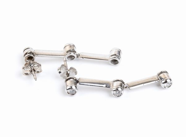 Orecchini pendenti in oro con diamanti  - Asta Gioielli e Argenti Moderni e Contemporanei - Associazione Nazionale - Case d'Asta italiane