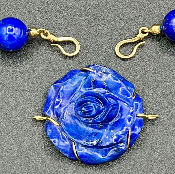 Parure con girocollo ed orecchini in lapislazzuli  - Asta Gioielli e Argenti Moderni e Contemporanei - Associazione Nazionale - Case d'Asta italiane