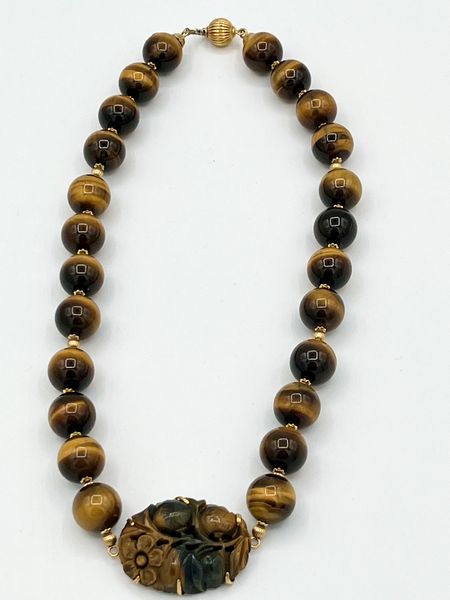 Girocollo in oro e quarzo occhio di tigre  - Asta Gioielli e Argenti Moderni e Contemporanei - Associazione Nazionale - Case d'Asta italiane