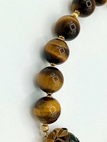 Girocollo in oro e quarzo occhio di tigre  - Asta Gioielli e Argenti Moderni e Contemporanei - Associazione Nazionale - Case d'Asta italiane