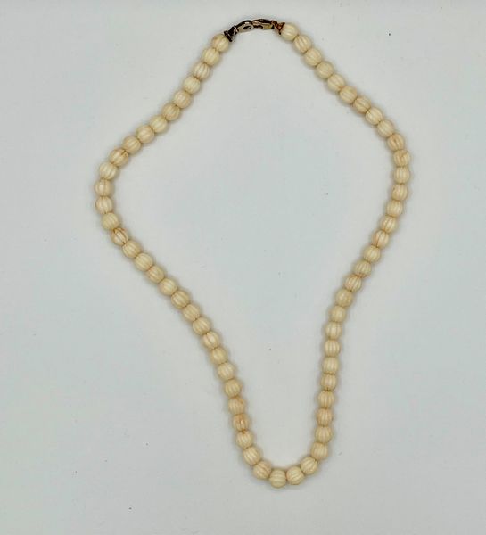 Girocollo con corallo ed oro  - Asta Gioielli e Argenti Moderni e Contemporanei - Associazione Nazionale - Case d'Asta italiane