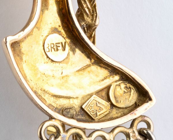 Girocollo a 5 fili di perle di fiume con fermezza in oro giallo  - Asta Gioielli e Argenti Moderni e Contemporanei - Associazione Nazionale - Case d'Asta italiane