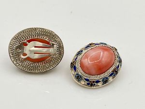 Orecchini in argento con corallo  - Asta Gioielli e Argenti Moderni e Contemporanei - Associazione Nazionale - Case d'Asta italiane