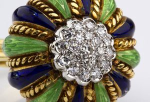 Anello in oro, diamanti e smalti - USA, anni '50  - Asta Gioielli e Argenti Moderni e Contemporanei - Associazione Nazionale - Case d'Asta italiane
