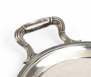 Coppia di vassoi in argento - Italia XX secolo, argentiere Luigi Calegaro  - Asta Gioielli e Argenti Moderni e Contemporanei - Associazione Nazionale - Case d'Asta italiane