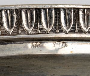 Coppia di vassoi in argento - Italia XX secolo, argentiere Luigi Calegaro  - Asta Gioielli e Argenti Moderni e Contemporanei - Associazione Nazionale - Case d'Asta italiane