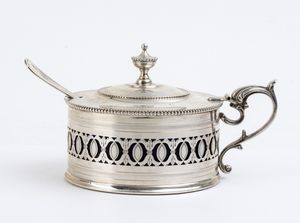 Formaggiera in argento con cucchiaino - Italia, XX secolo  - Asta Gioielli e Argenti Moderni e Contemporanei - Associazione Nazionale - Case d'Asta italiane