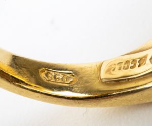 Anello in oro con opale nero  - Asta Gioielli e Argenti Moderni e Contemporanei - Associazione Nazionale - Case d'Asta italiane