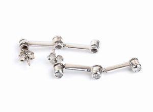 Orecchini pendenti in oro con diamanti  - Asta Gioielli e Argenti Moderni e Contemporanei - Associazione Nazionale - Case d'Asta italiane