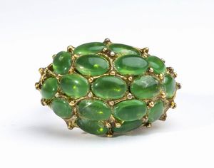Anello in oro con crisoprasi  - Asta Gioielli e Argenti Moderni e Contemporanei - Associazione Nazionale - Case d'Asta italiane