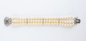 Bracciale di perle con fermezza in oro  - Asta Gioielli e Argenti Moderni e Contemporanei - Associazione Nazionale - Case d'Asta italiane