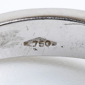 Anello in oro con smeraldo e diamanti  - Asta Gioielli e Argenti Moderni e Contemporanei - Associazione Nazionale - Case d'Asta italiane