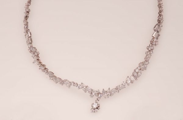 Girocollo con diamanti taglio brillante, navette, tepper e baguette  - Asta Fine Jewels - Associazione Nazionale - Case d'Asta italiane
