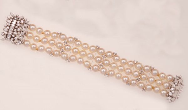 Bracciale a tre fili di perle Akoya  - Asta Fine Jewels - Associazione Nazionale - Case d'Asta italiane