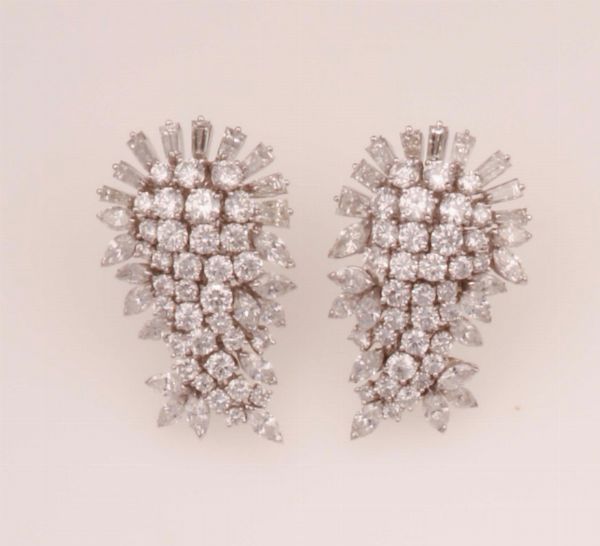 Orecchini pendenti con diamanti taglio brillante, navette e tepper  - Asta Fine Jewels - Associazione Nazionale - Case d'Asta italiane