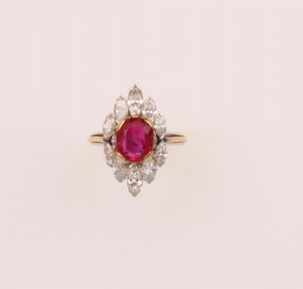 Anello con rubino Burma di ct 4,05 e diamanti a contorno  - Asta Fine Jewels - Associazione Nazionale - Case d'Asta italiane