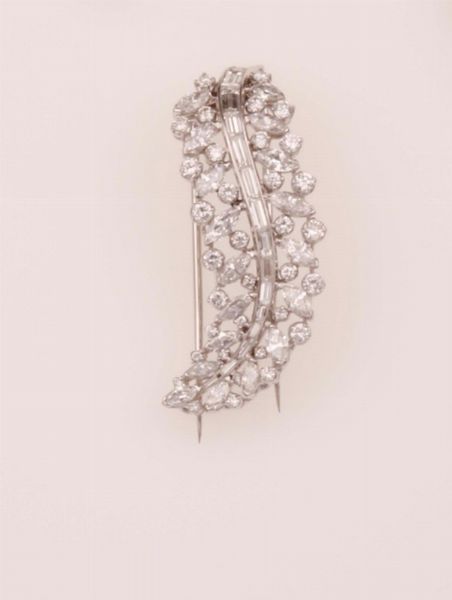 Clip a soggetto floreale con diamanti taglio brillante, navette e tepper  - Asta Fine Jewels - Associazione Nazionale - Case d'Asta italiane
