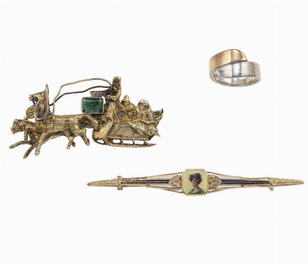 Lotto composto da due spille ed un anello contrari  - Asta Gioielli - Associazione Nazionale - Case d'Asta italiane