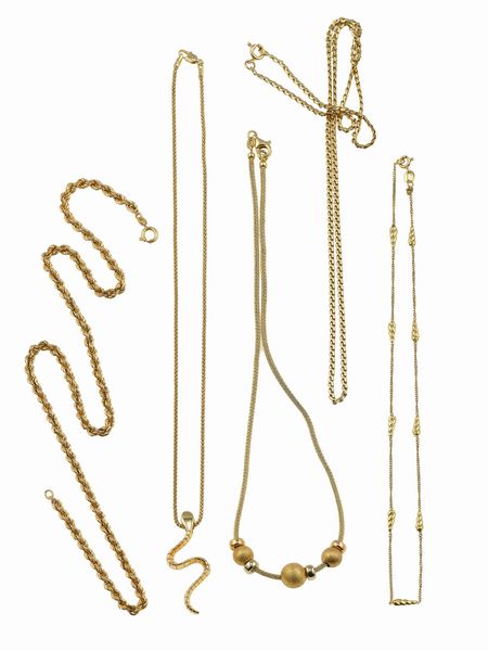 Lotto composto da 15 anelli, 6 collane, 2 spille, 1 paio di orecchini, 7 pendenti e 4 bracciali  - Asta Gioielli - Associazione Nazionale - Case d'Asta italiane