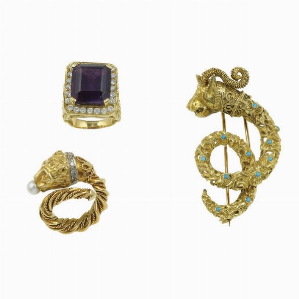 Lotto composto da due anelli con diamanti, ametista e perla ed una spilla  - Asta Gioielli - Associazione Nazionale - Case d'Asta italiane