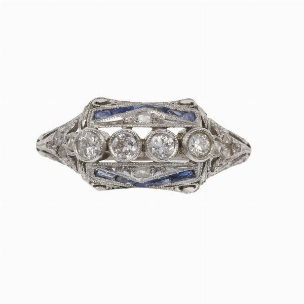 Anello con piccoli diamanti di vecchio taglio e zaffiri  - Asta Gioielli - Associazione Nazionale - Case d'Asta italiane