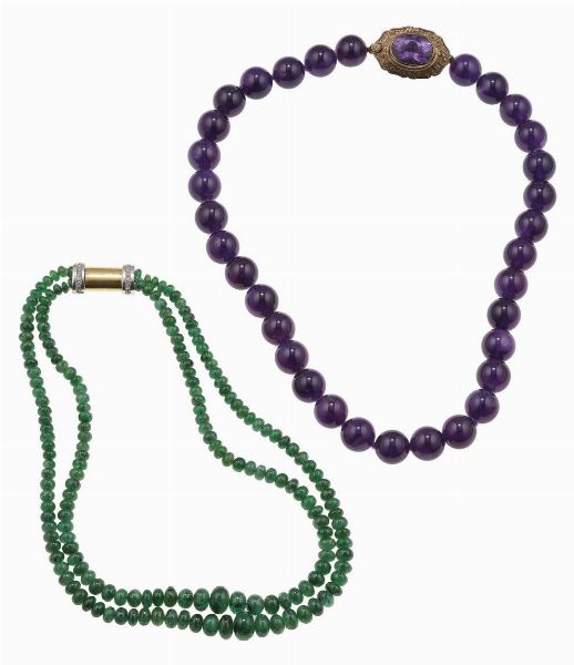 Lotto composto da una collana con boules di ametiste ed una collana con smeraldi  - Asta Gioielli - Associazione Nazionale - Case d'Asta italiane