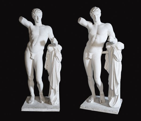 Coppia di sculture raffiguranti figure maschili in posa classica (da Parsifal)  - Asta Napoli, j'adore! - Associazione Nazionale - Case d'Asta italiane