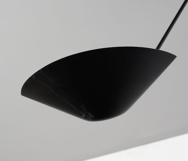 MOUILLE SERGE (1922 - 1988) : Lampada da soffitto Spider a cinque bracci fissi angolati  - Asta Asta 447 | DESIGN E ARTI DECORATIVE DEL NOVECENTO Online - Associazione Nazionale - Case d'Asta italiane