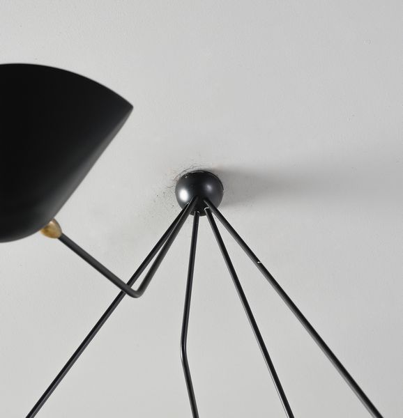 MOUILLE SERGE (1922 - 1988) : Lampada da soffitto Spider a cinque bracci fissi angolati  - Asta Asta 447 | DESIGN E ARTI DECORATIVE DEL NOVECENTO Online - Associazione Nazionale - Case d'Asta italiane